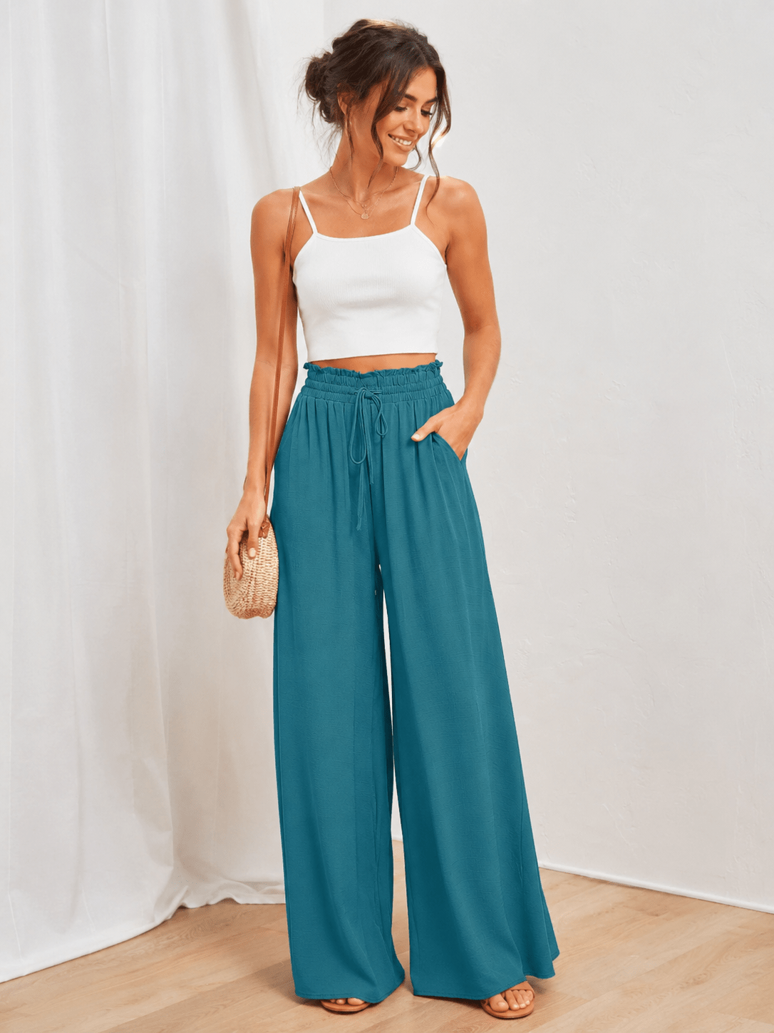 High-Waist Wide-Leg Pants in Black