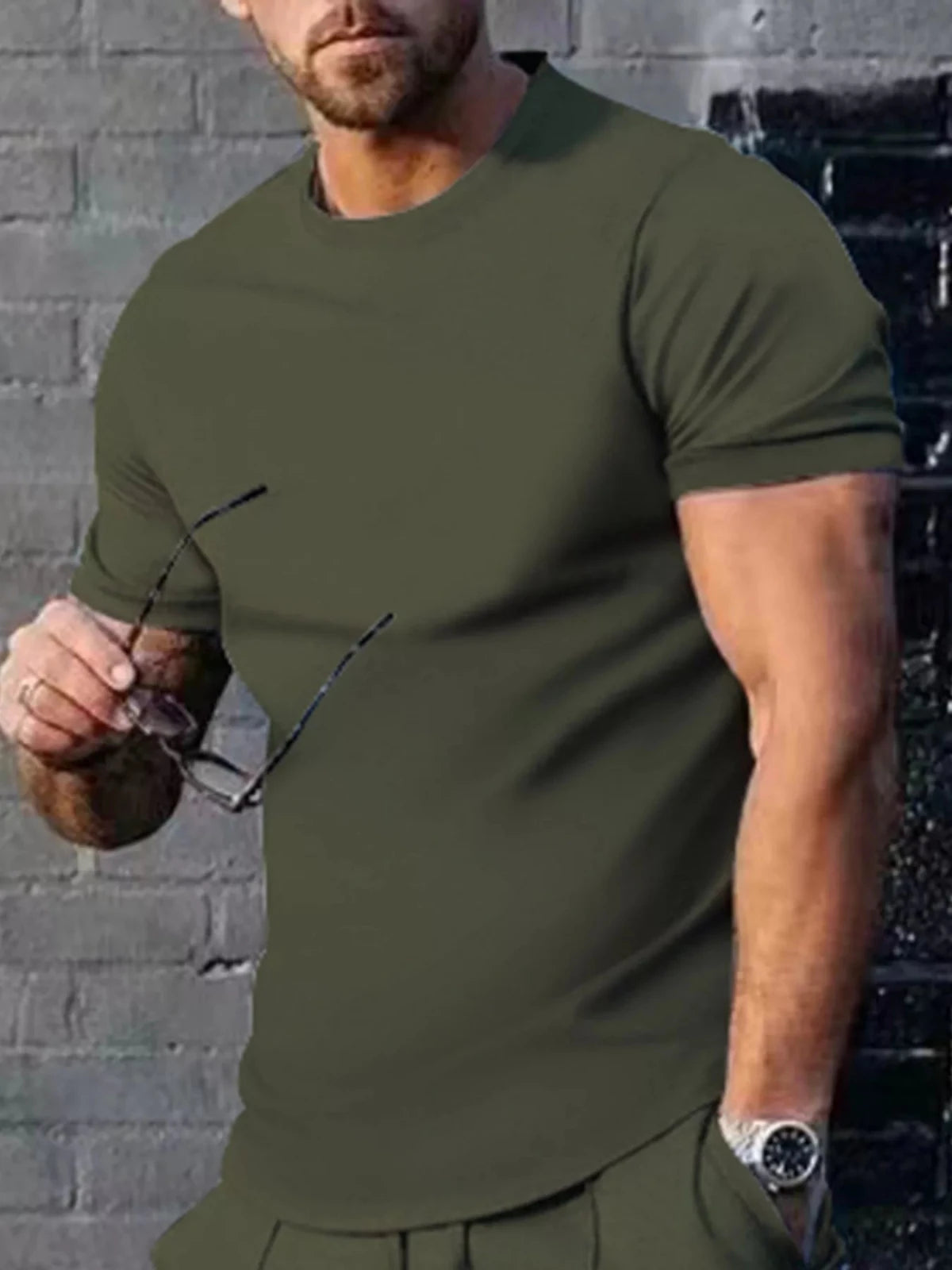 Men's Plus Size Solid Color Casual T-Shirt in Army Green